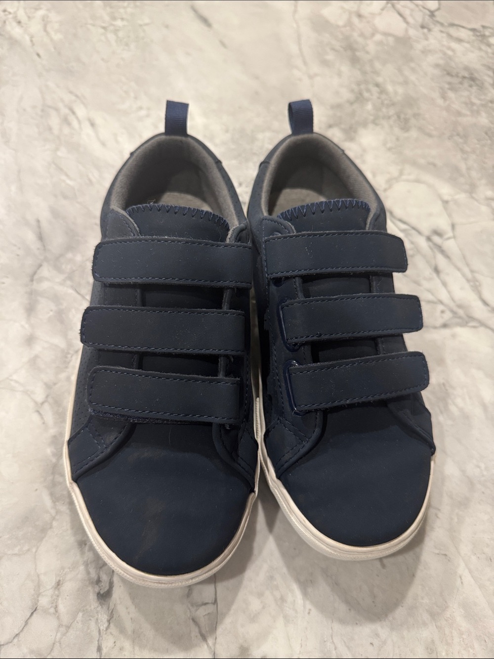 GAP kids navy blue sneakers.